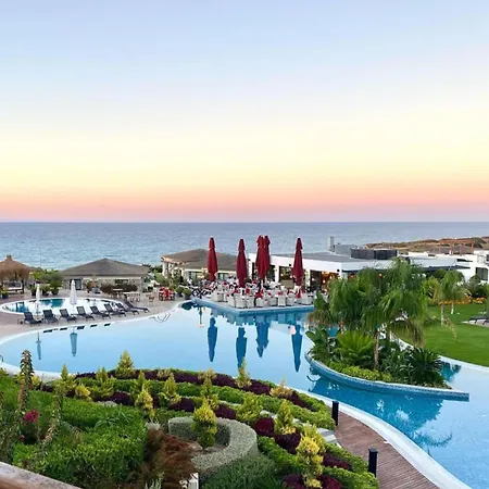 Luxurious Seafront Penthouse Apartamento