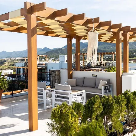 Luxurious Seafront Penthouse Apartamento Kyrenia (Northern Cyprus)