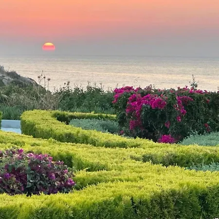 Apartment Luxurious Seafront Penthouse Kyrenia (Northern Cyprus)